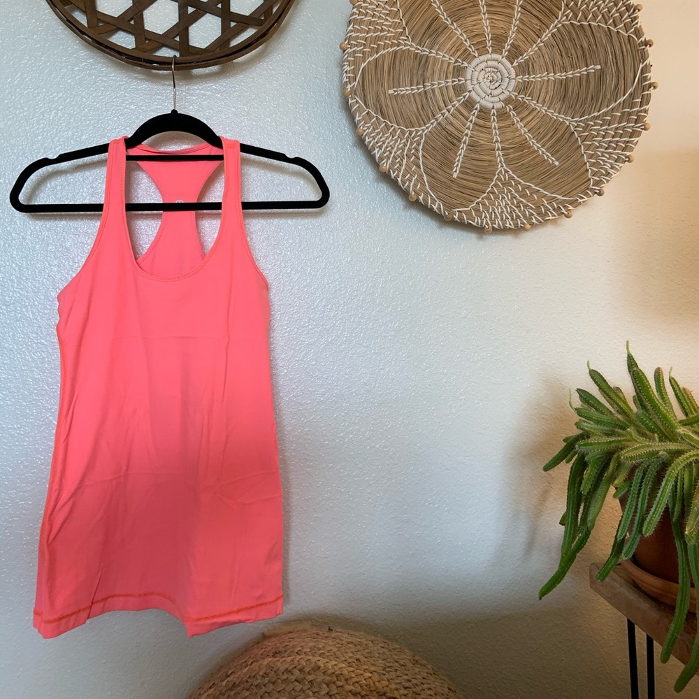Lululemon Women’s workout tank